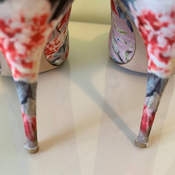 Aldo pump, spike heel, sz 6, floral twill fabric, EUC, feminine, unusual,colour - Picture 6 of 15